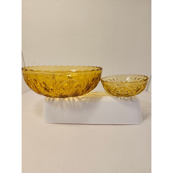 Anchor Hocking Vintage 2 Pc Chip And Dip Amber Pressed Medallion Glass Gold - Picture 2 of 9